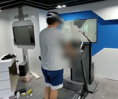 System doświadczania bezpiecznego chodzenia VR (system doświadczania oceny unikania zagrożeń VR)